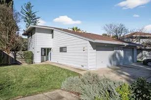 27 Park W Ct, Sacramento, CA 95831 - Photo 4