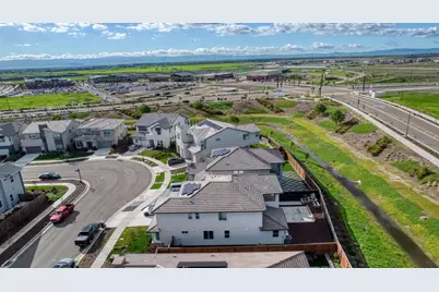 16283 Brownstone Avenue, Lathrop, CA 95330 - Photo 32