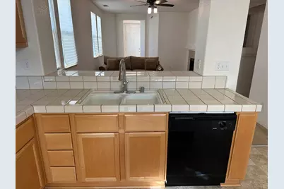 1649 Maidencane Way, Los Banos, CA 93635 - Photo 12