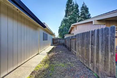 8819 Sharkey Avenue, Elk Grove, CA 95624 - Photo 36