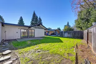 8819 Sharkey Ave, Elk Grove, CA 95624 - Photo 32