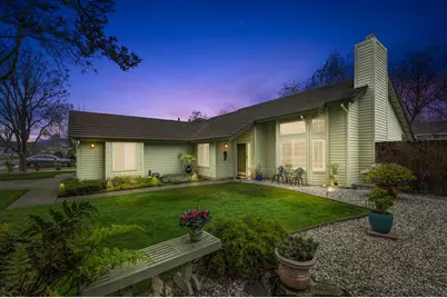 9455 Laguna Lake Way, Elk Grove, CA 95758 - Photo 8