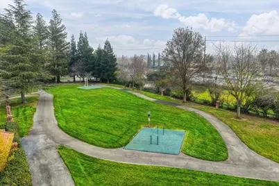 9455 Laguna Lake Way, Elk Grove, CA 95758 - Photo 86