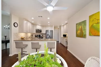 9455 Laguna Lake Way, Elk Grove, CA 95758 - Photo 32