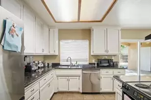 1357 Mark Ct, Turlock, CA 95380 - Photo 4