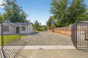 1124 Acacia Ave, Sacramento, CA 95815 - Photo 4