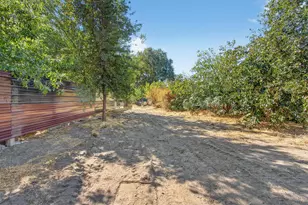 1124 Acacia Ave, Sacramento, CA 95815 - Photo 24