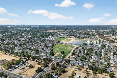 1124 Acacia Avenue, Sacramento, CA 95815 - Photo 34