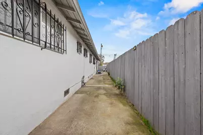 7701 39th Avenue, Sacramento, CA 95824 - Photo 18