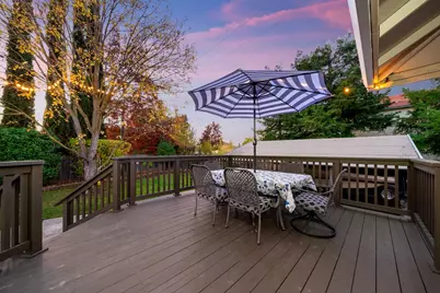 8810 Laguna Star Drive, Elk Grove, CA 95758 - Photo 44