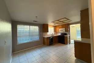 978 Doe Ct, Merced, CA 95340 - Photo 2