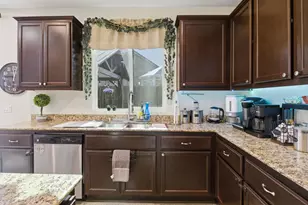 344 N Red Lion Way, Newman, CA 95360 - Photo 6