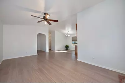 Cambria, Citrus Heights, CA 95621 - Photo 4