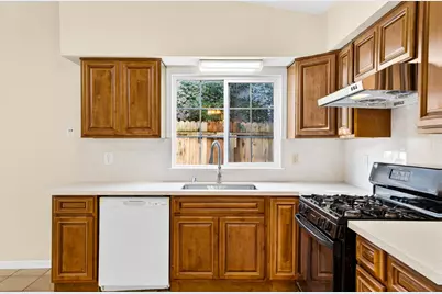 8127 Franciscan Way, Sacramento, CA 95823 - Photo 12