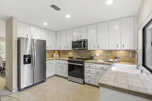 2264 Swarthmore Dr, Sacramento, CA 95825 - Photo 14