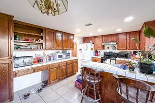 8518 Delahye Cir, Sacramento, CA 95828 - Photo 2