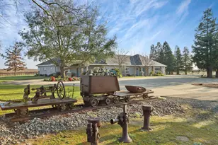 16025 E Harney Ln, Lodi, CA 95240 - Photo 22