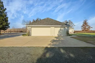 16025 E Harney Lane, Lodi, CA 95240 - Photo 30