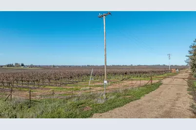 20075 E Kettleman Lane, Lodi, CA 95240 - Photo 6