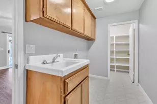 8833 Aquarius Ave, Elk Grove, CA 95624 - Photo 22