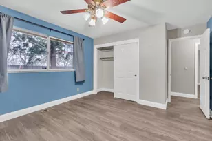 8833 Aquarius Ave, Elk Grove, CA 95624 - Photo 18