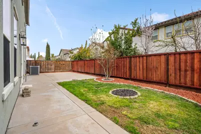 122 N Sierra Madre Street, Mountain House, CA 95391 - Photo 46