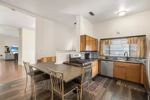 122 W Acacia, Stockton, CA 95202 - Photo 14