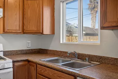 5213 Sitton Way, Sacramento, CA 95823 - Photo 16