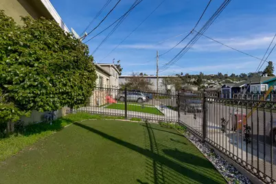 2301 87th Avenue, Oakland, CA 94605 - Photo 6