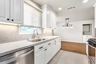 2437 Parkwood, Sacramento, CA 95825 - Photo 2