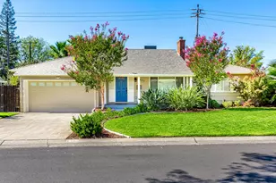 2437 Parkwood, Sacramento, CA 95825 - Photo 2