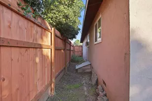 1402 W Orangeburg Ave, Modesto, CA 95350 - Photo 28