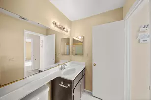 7671 Canyon Woods Ct, Sacramento, CA 95828 - Photo 36