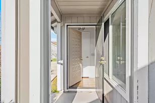 7671 Canyon Woods Ct, Sacramento, CA 95828 - Photo 14