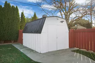 922 N Pleasant Ave, Lodi, CA 95240 - Photo 28