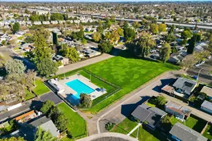 3125 Mill Springs Dr, Stockton, CA 95219 - Photo 2