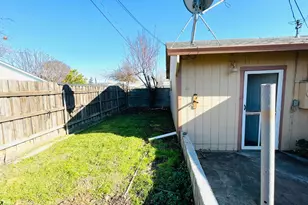 624 Bowlen Dr, West Sacramento, CA 95605 - Photo 24