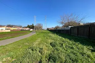 1201 Chateaugay Dr, Modesto, CA 95356 - Photo 34