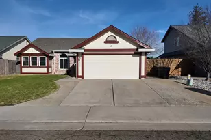 8655 Cord Way, Sacramento, CA 95828 - Photo 2