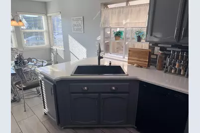 8655 Cord Way, Sacramento, CA 95828 - Photo 10