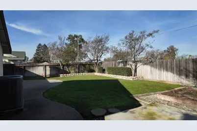 8655 Cord Way, Sacramento, CA 95828 - Photo 34