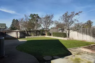 8655 Cord Way, Sacramento, CA 95828 - Photo 34