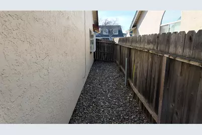8655 Cord Way, Sacramento, CA 95828 - Photo 36