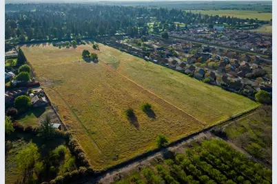 624 N Stearns Road, Oakdale, CA 95361 - Photo 4