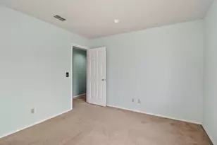 839 Lake Front Dr, Sacramento, CA 95831 - Photo 34