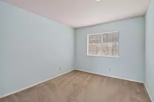 839 Lake Front Dr, Sacramento, CA 95831 - Photo 32