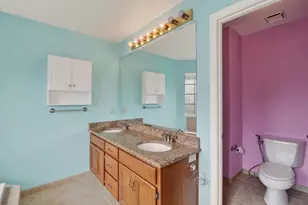 839 Lake Front Dr, Sacramento, CA 95831 - Photo 40