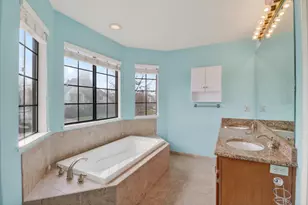 839 Lake Front Dr, Sacramento, CA 95831 - Photo 38