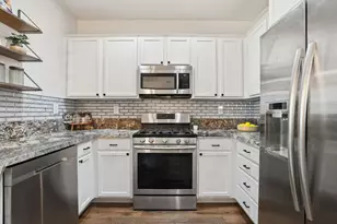 305 Esplanade Cir, Folsom, CA 95630 - Photo 4