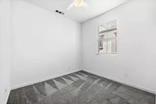 471 Tailoff Ln, Sacramento, CA 95818 - Photo 14